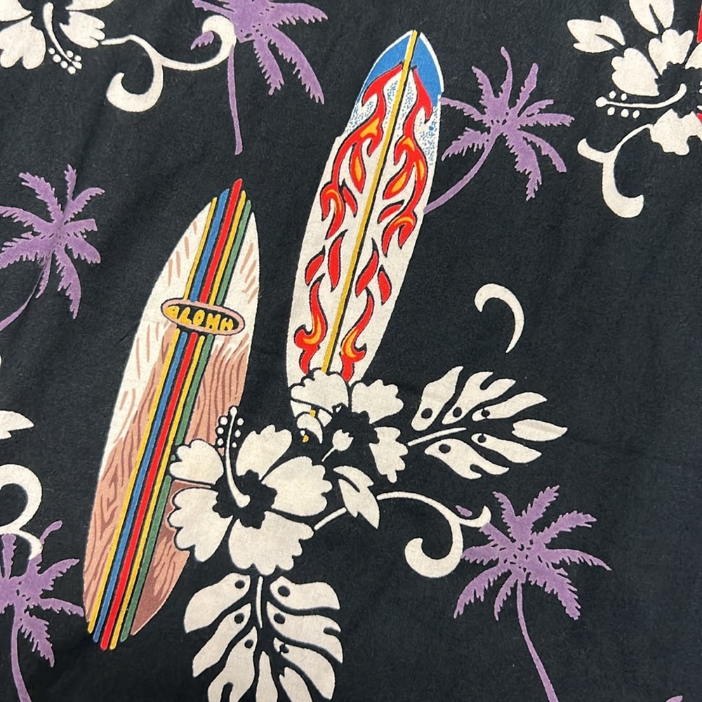 NWT! Classy, aloha shirt with surfboards, hibiscus and palm trees. Gorgeous! New - Picture 5 of 6